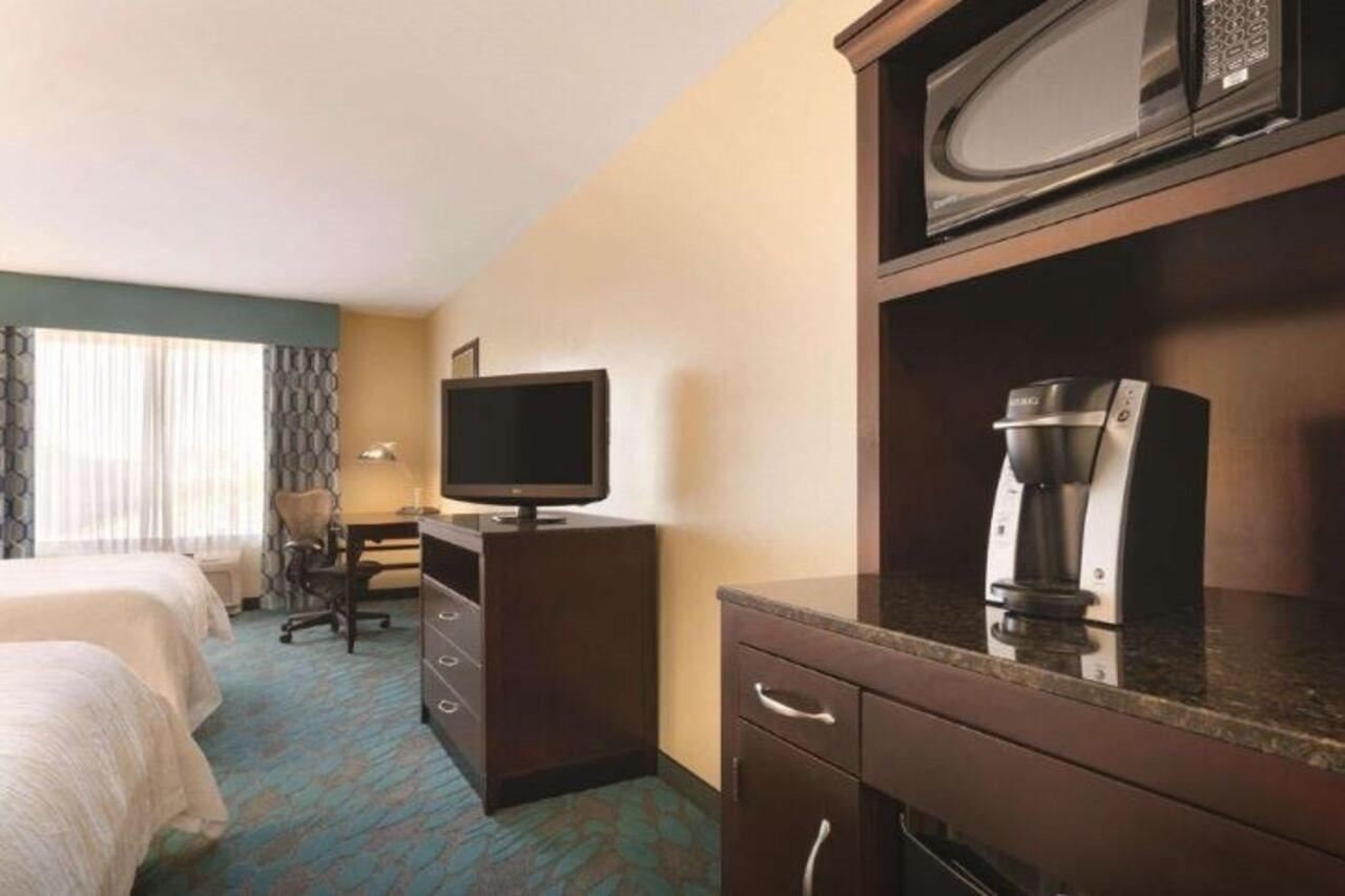 Hilton Garden Inn Фарго Экстерьер фото