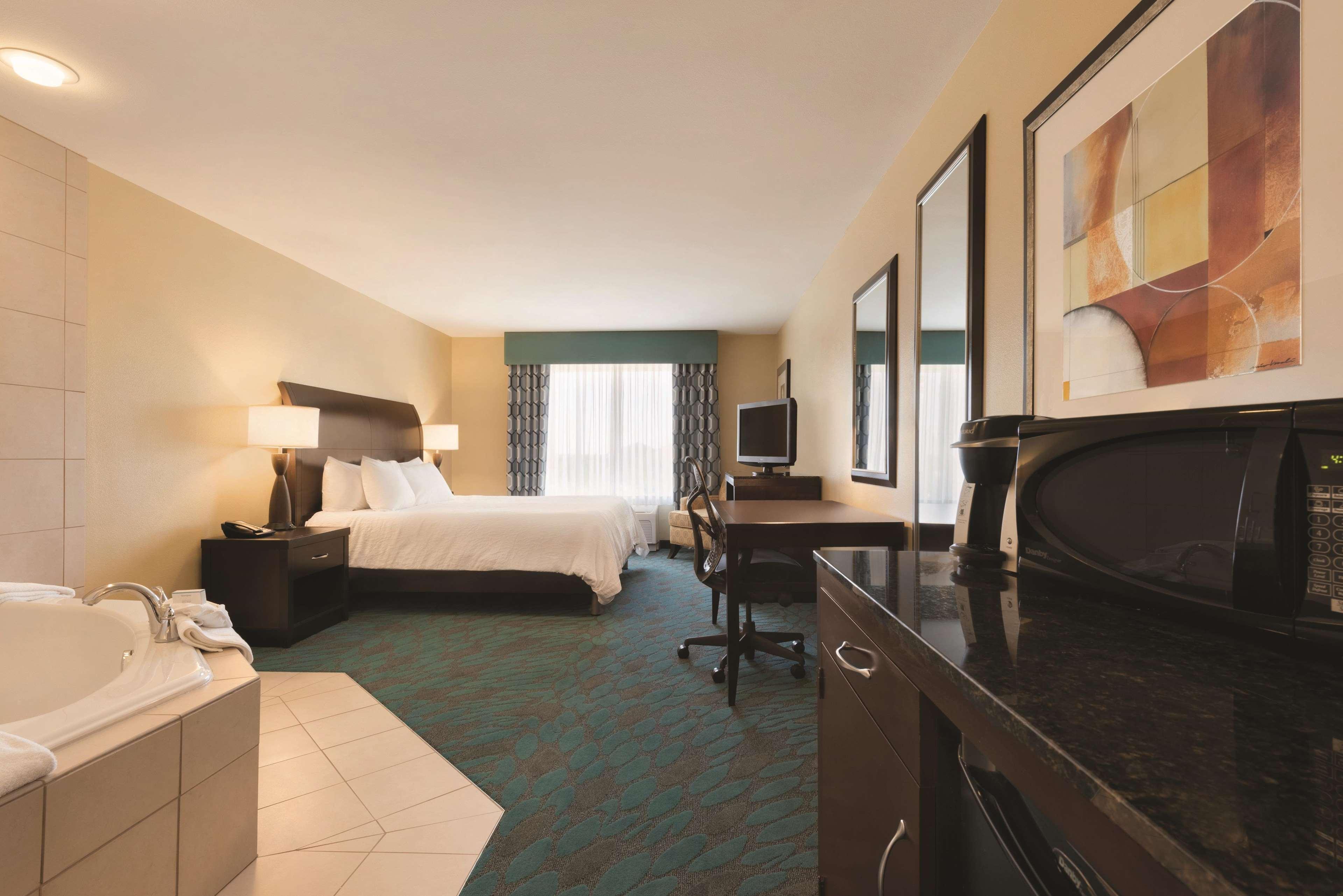 Hilton Garden Inn Фарго Экстерьер фото