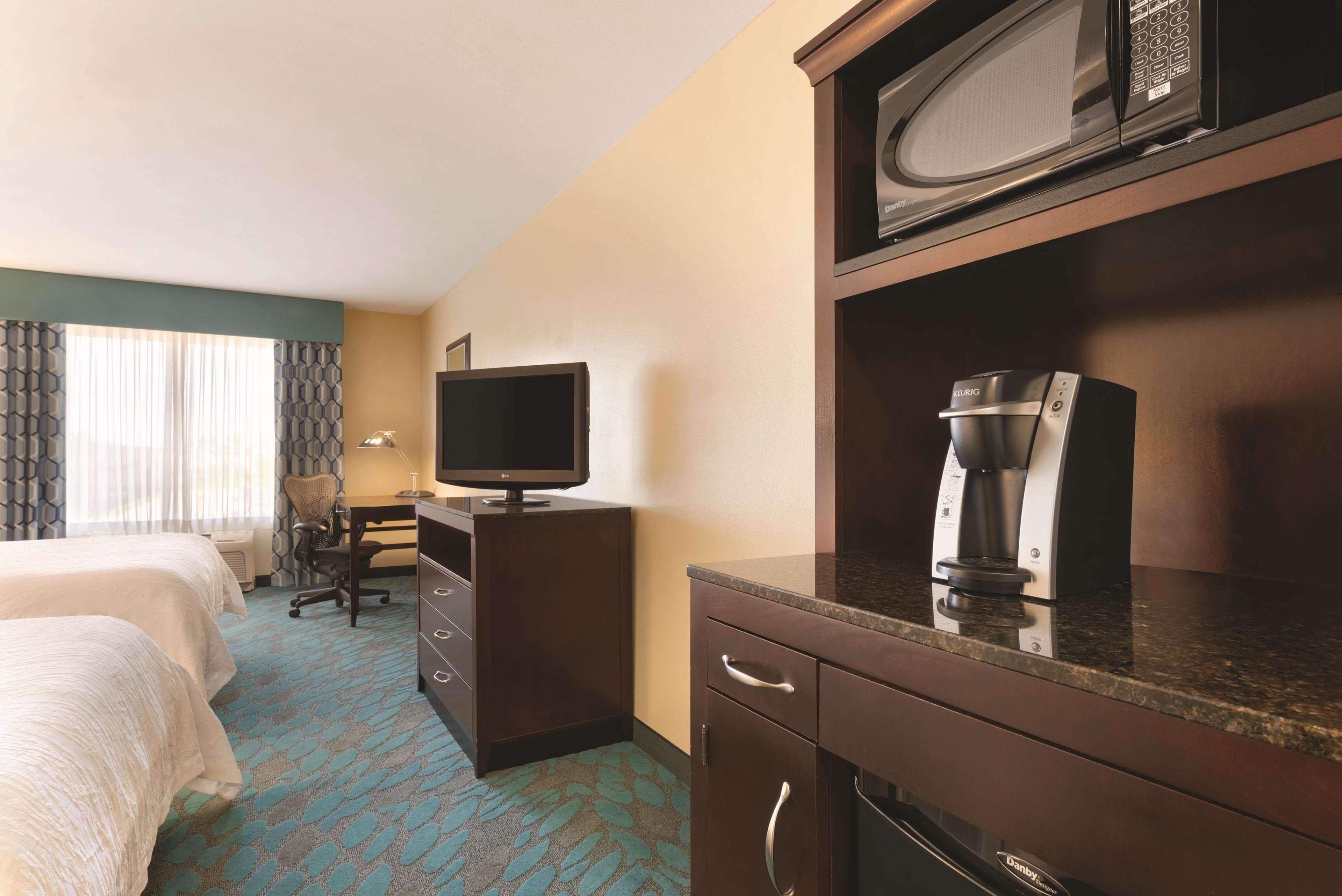 Hilton Garden Inn Фарго Экстерьер фото