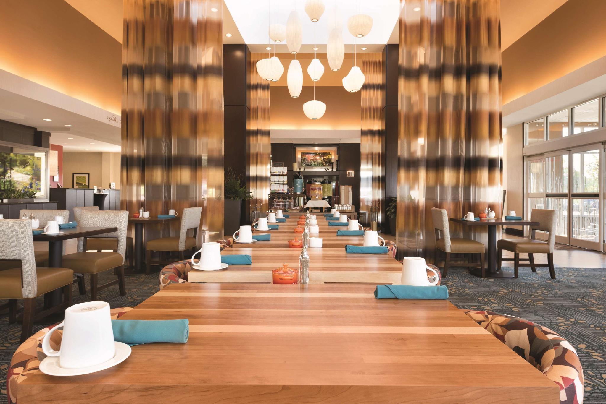 Hilton Garden Inn Фарго Экстерьер фото
