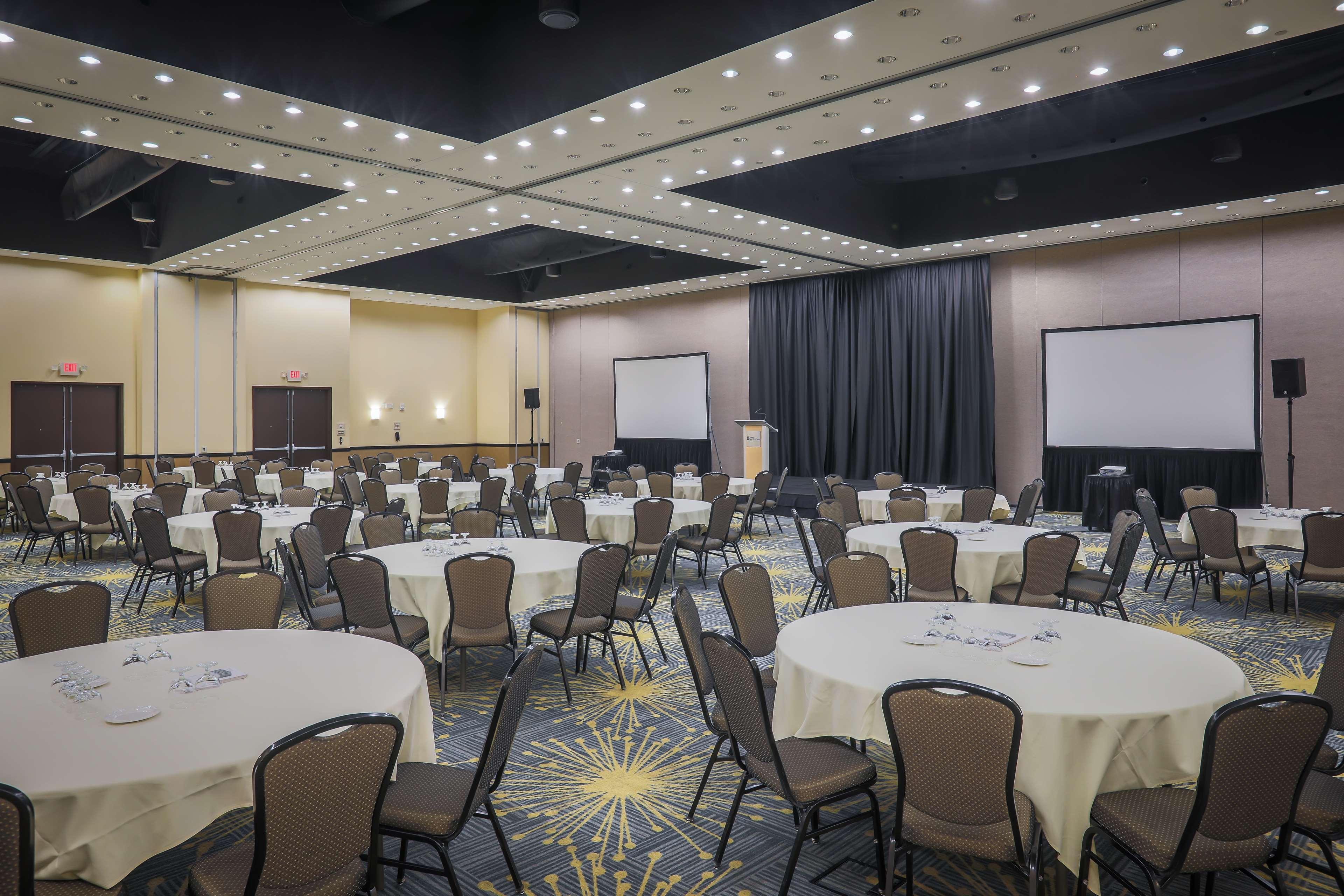 Hilton Garden Inn Фарго Экстерьер фото