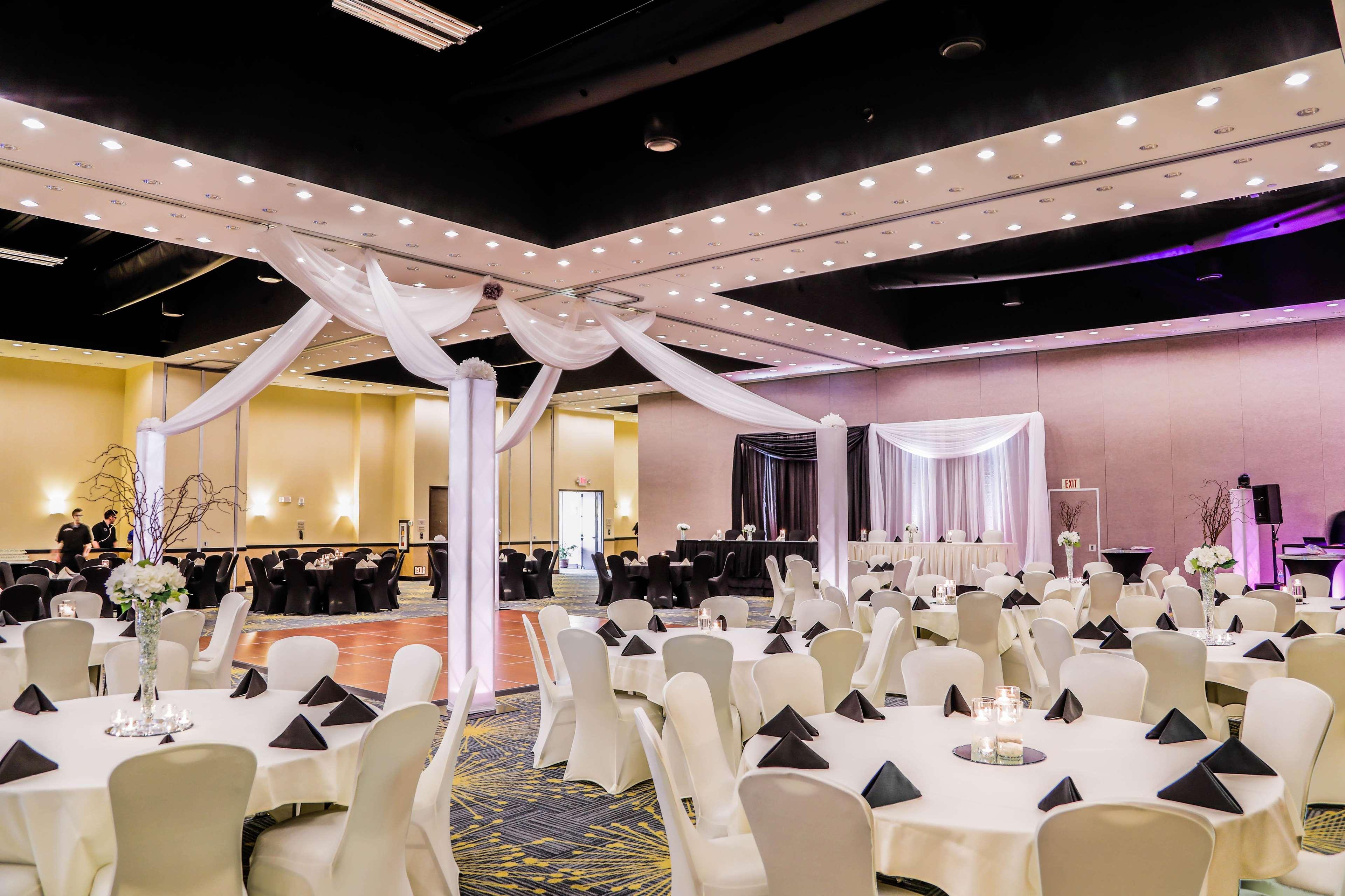 Hilton Garden Inn Фарго Экстерьер фото