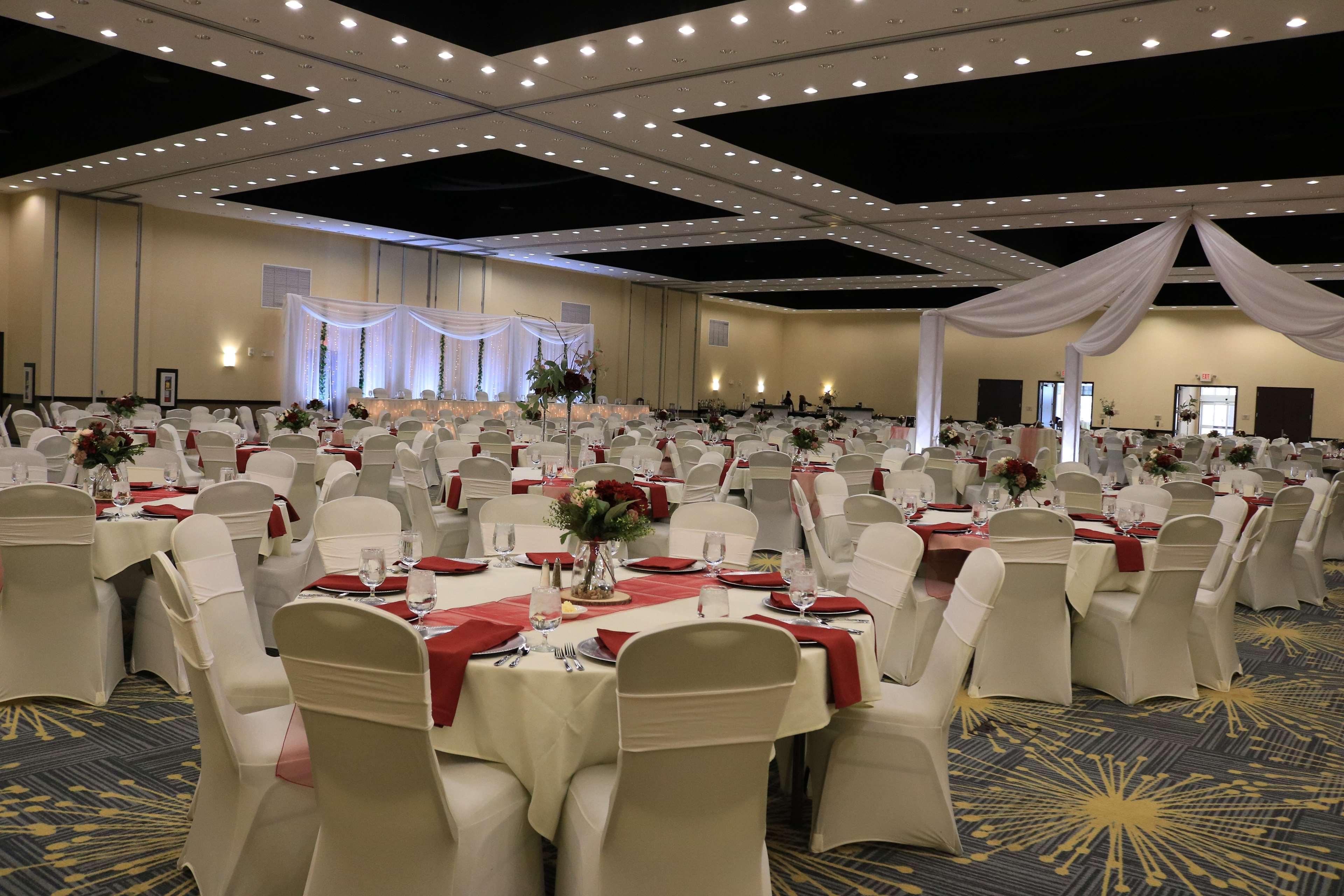 Hilton Garden Inn Фарго Экстерьер фото