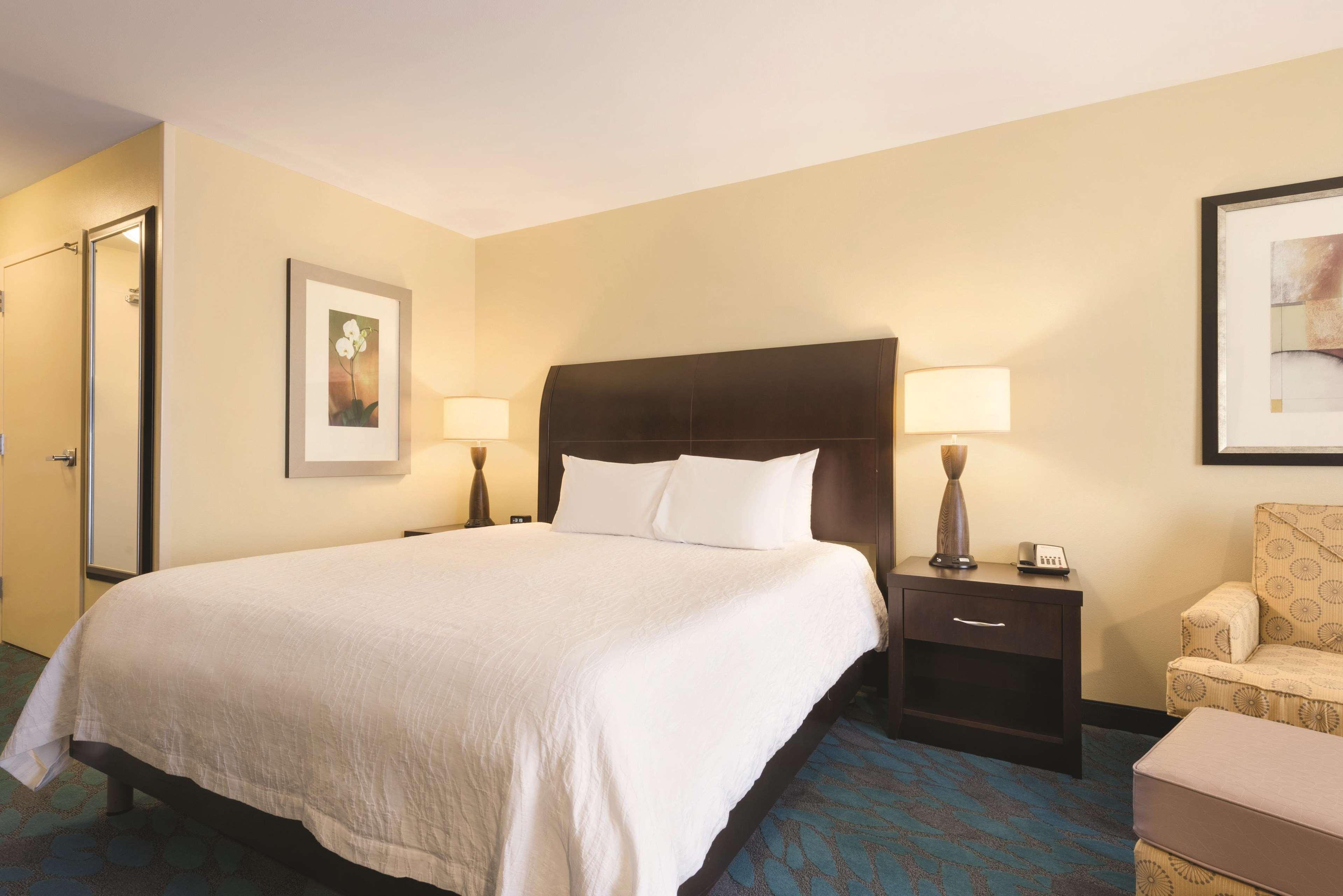 Hilton Garden Inn Фарго Экстерьер фото