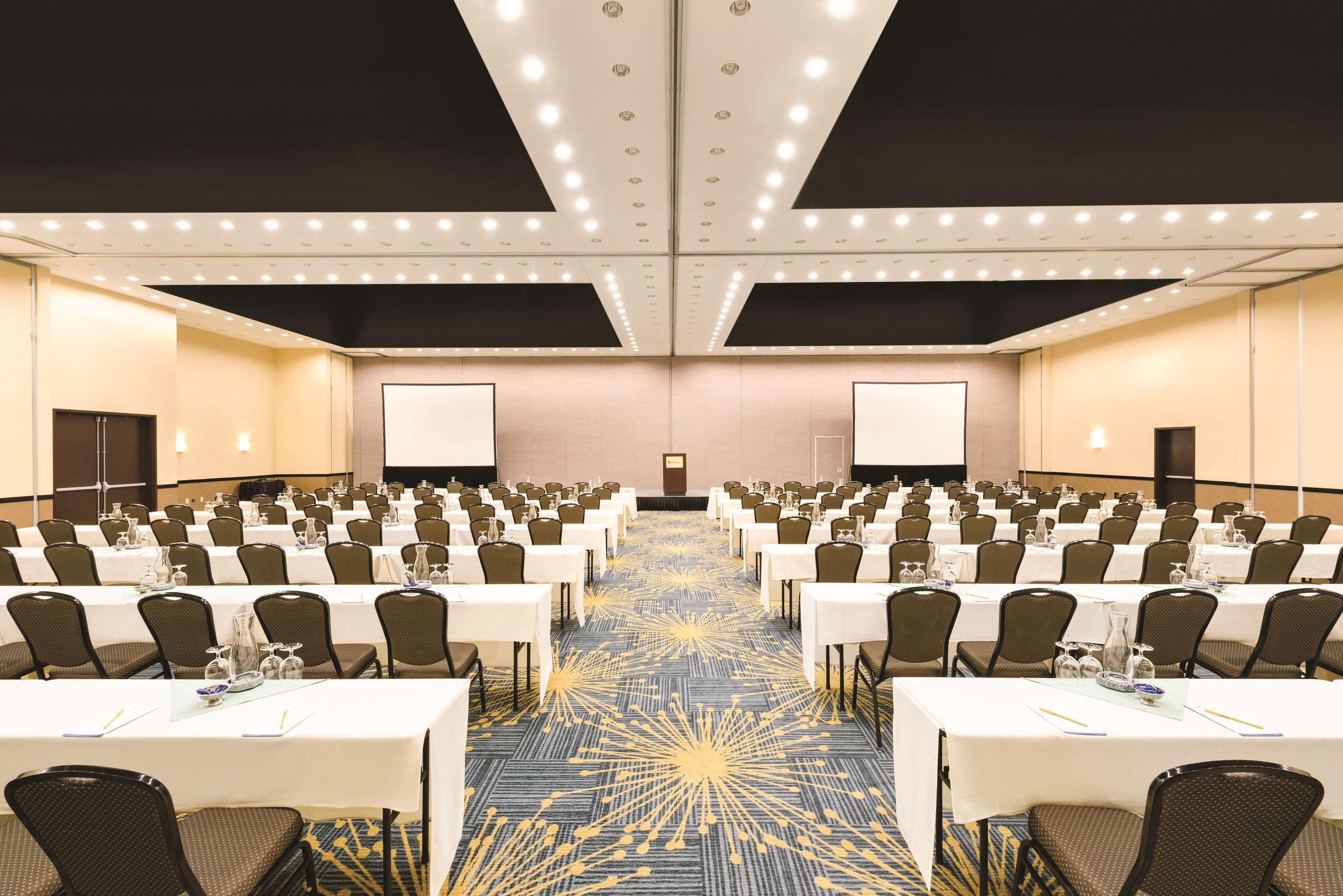 Hilton Garden Inn Фарго Экстерьер фото