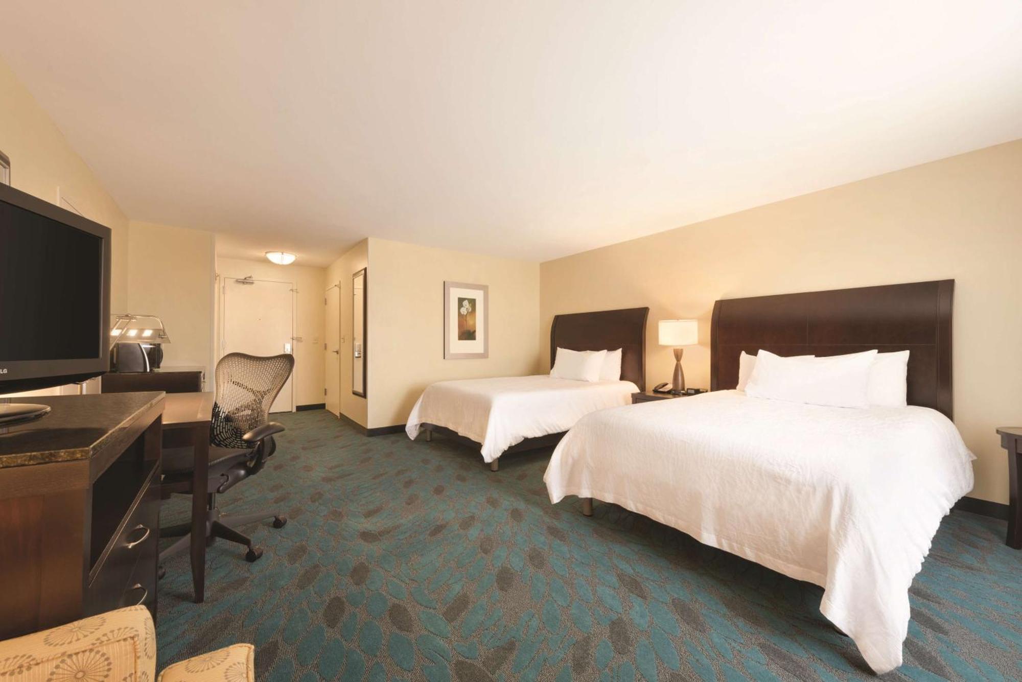 Hilton Garden Inn Фарго Экстерьер фото