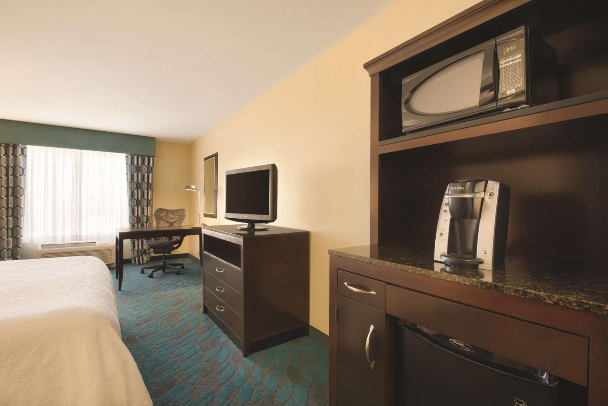 Hilton Garden Inn Фарго Экстерьер фото