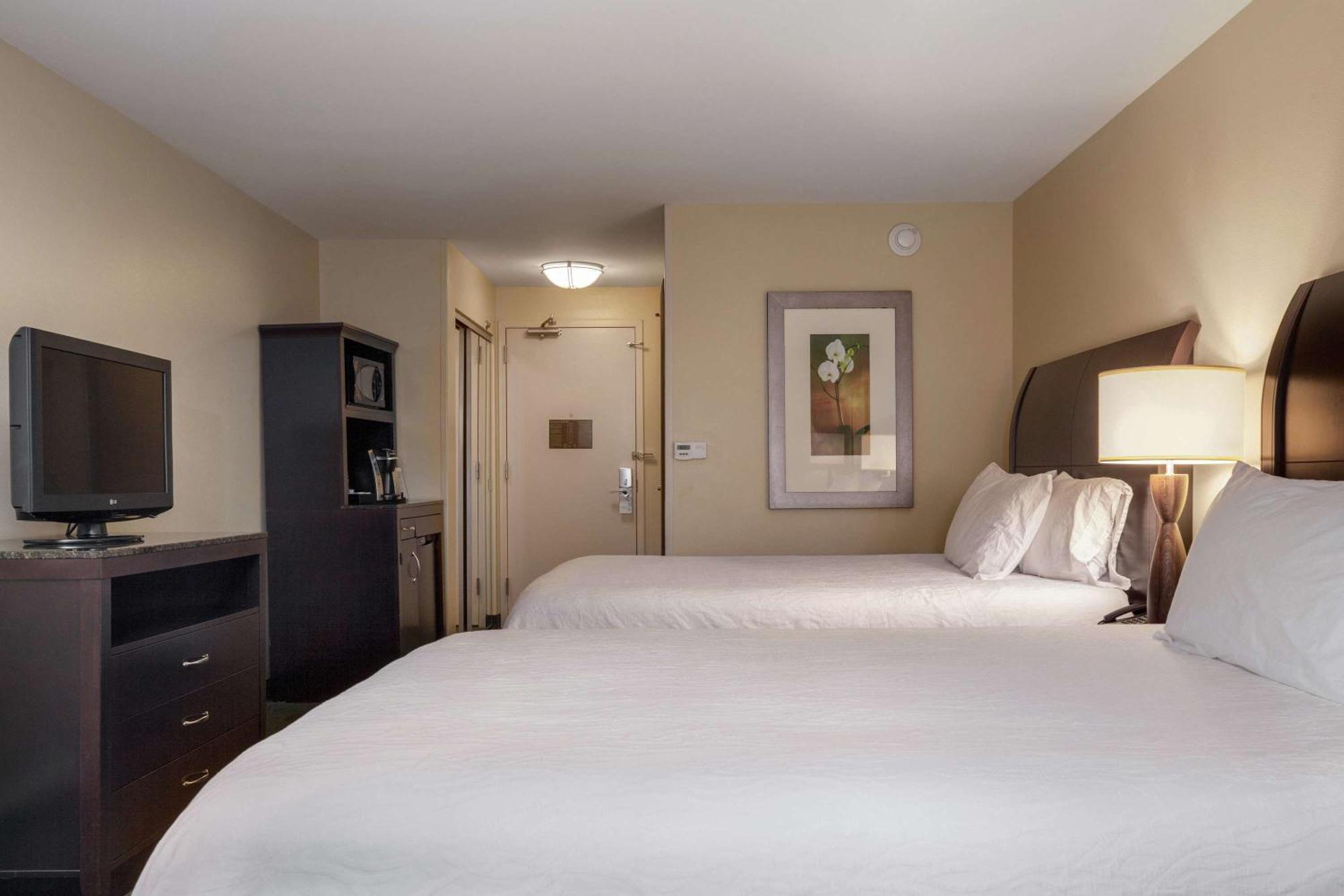 Hilton Garden Inn Фарго Экстерьер фото