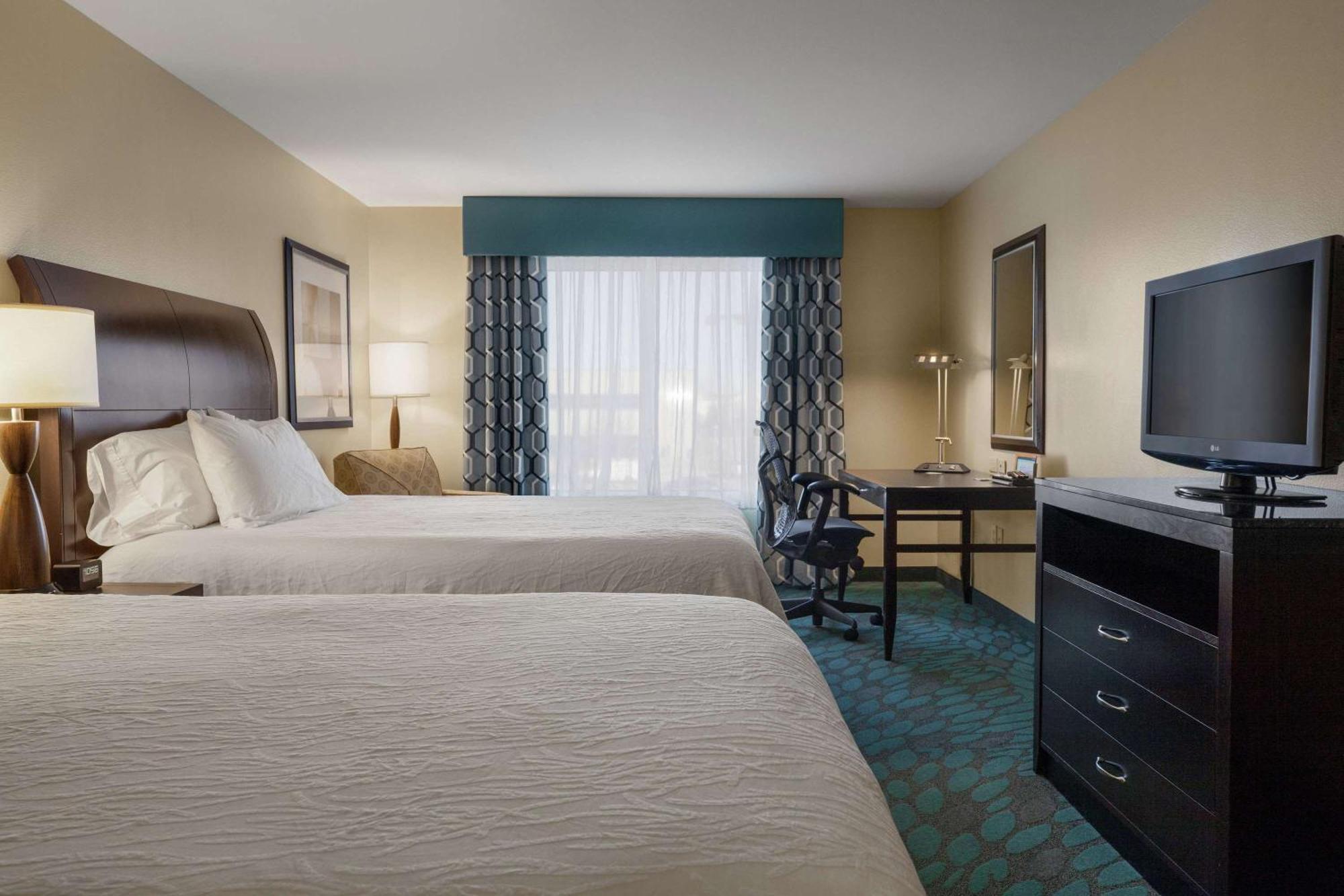 Hilton Garden Inn Фарго Экстерьер фото