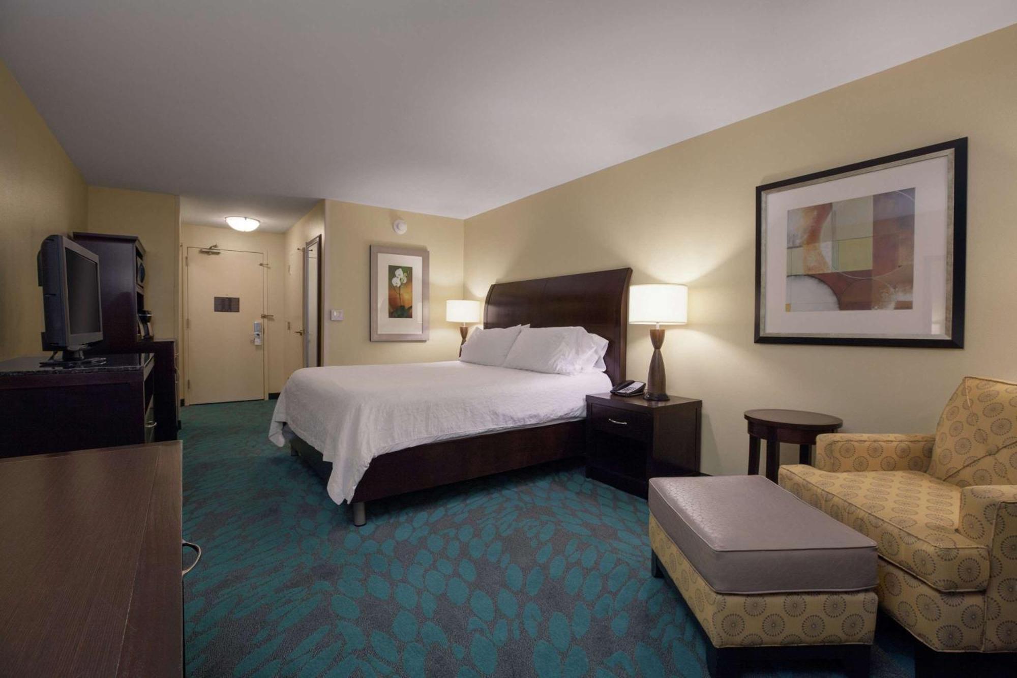 Hilton Garden Inn Фарго Экстерьер фото